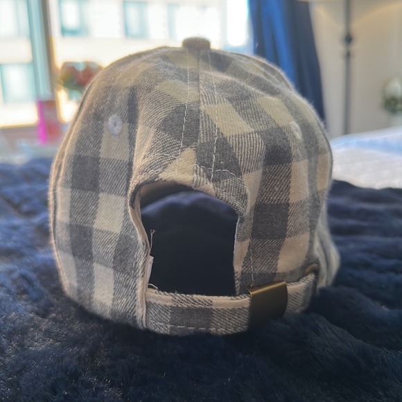 Grey plaid hat - Picture 2 of 3